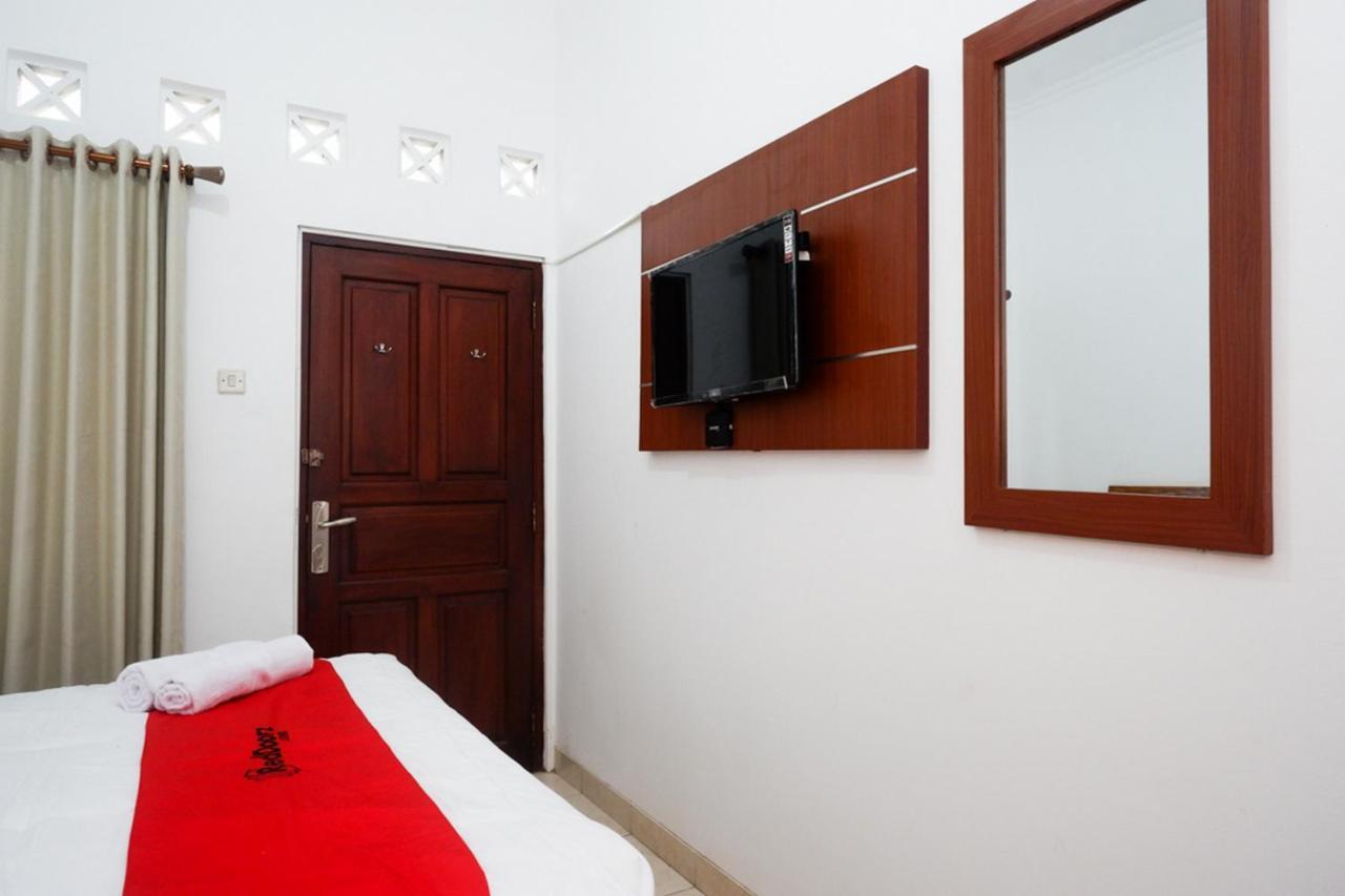 Hotel Reddoorz Syariah Near Exit Tol Krapyak Semarang Exterior foto